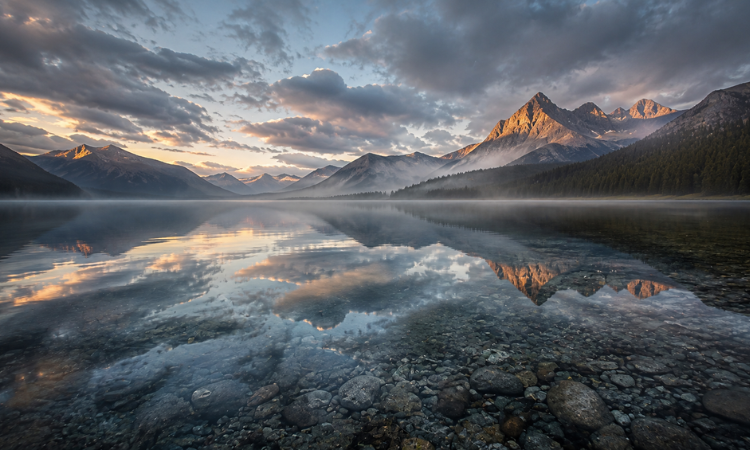 observer consciousness remaining aware as thoughts come and go